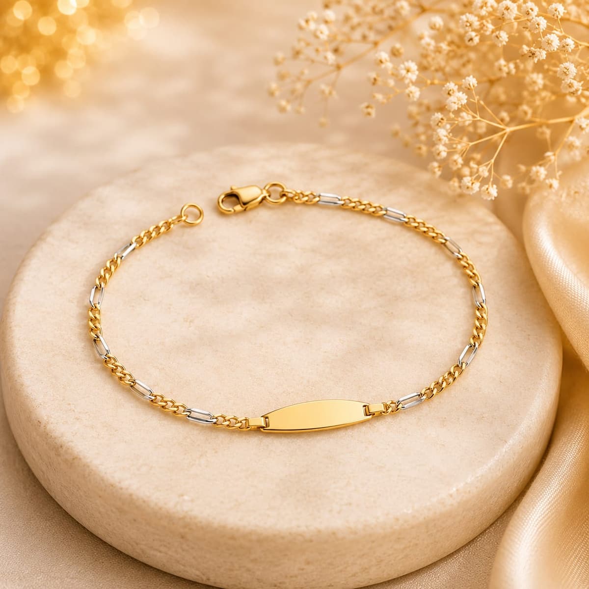 Armbänder und Armreife in Gold und Silber