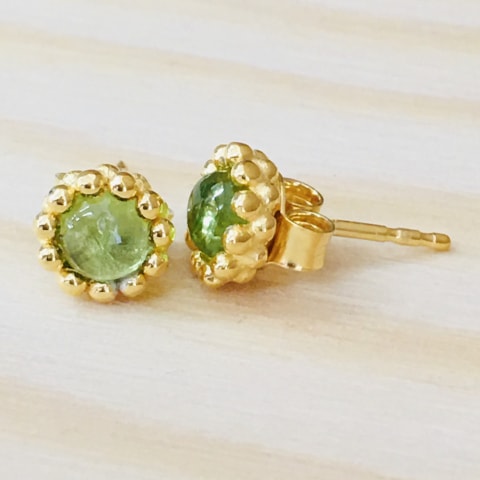 oh165-facettierter-peridot-silber-vergoldet-8-mm