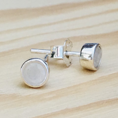oh238-facettierter-regenbogen-mondstein-5-mm