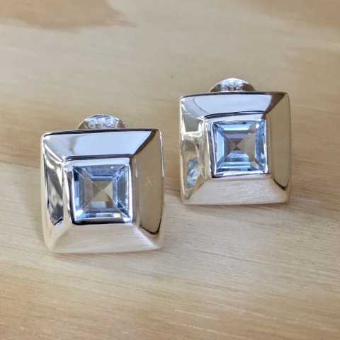 oh239-facettierter-blauer-topas-11×11-mm