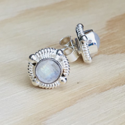 oh283-facettierter-regenbogen-mondstein-9-mm