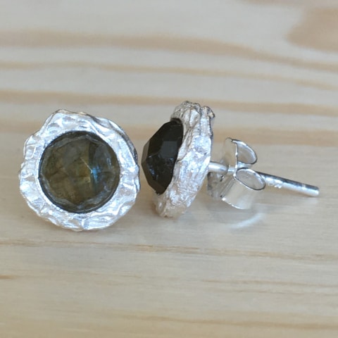 oh312-facettierter-labradorit-silber-matt-9-mm